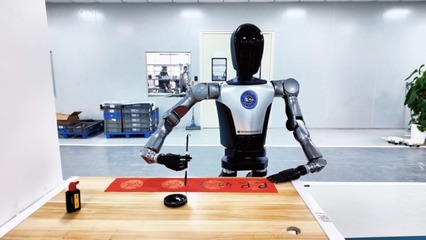 人形機(jī)器人進(jìn)廠“實(shí)習(xí)” 從產(chǎn)線助手到具身智能的漫長征途